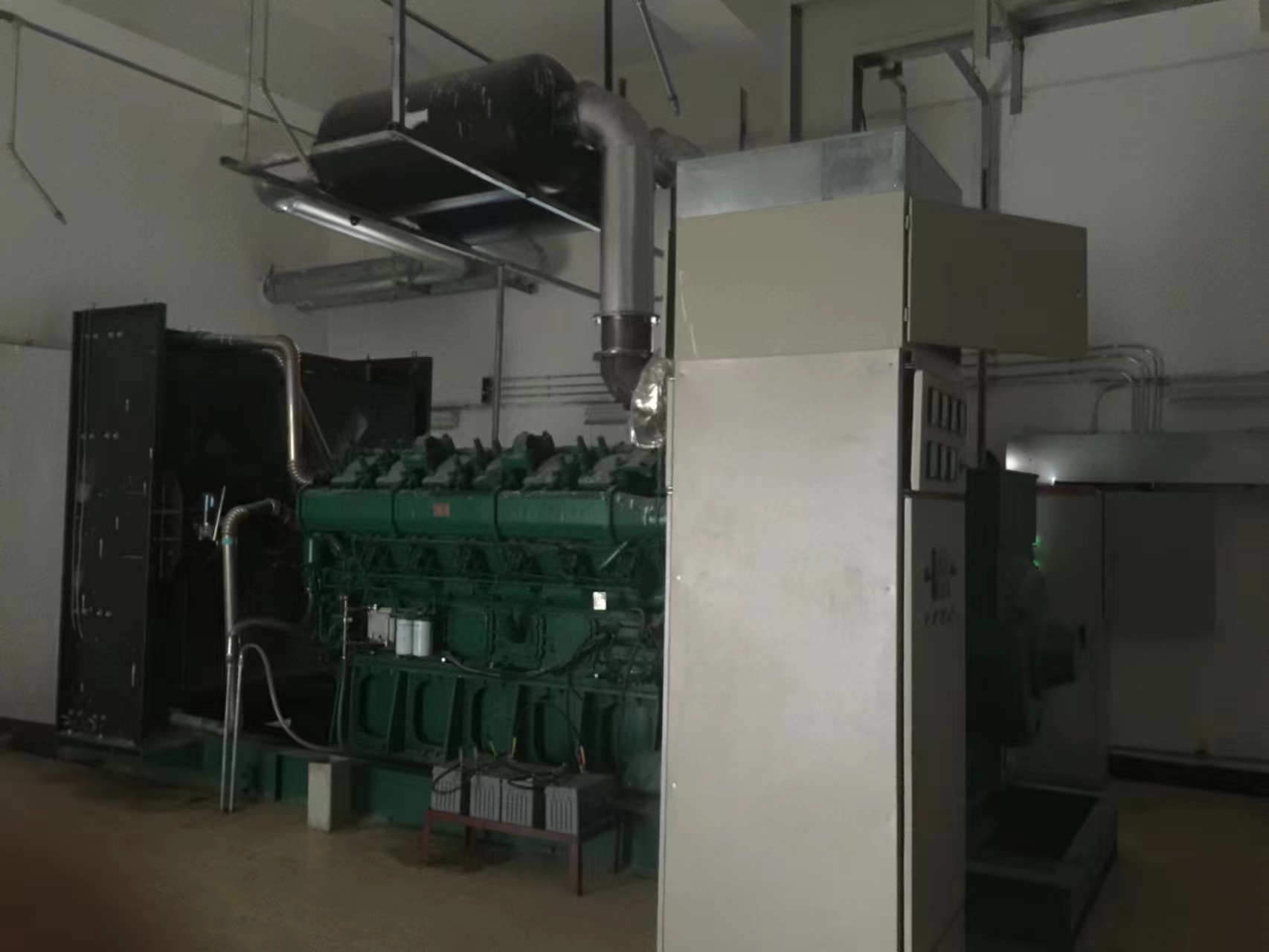 柴油發(fā)電機(jī)組負(fù)荷低，排氣管滴油的原因