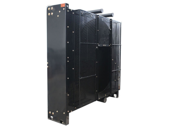 康明斯 KTA38-G9 發(fā)電機(jī)組散熱器水箱